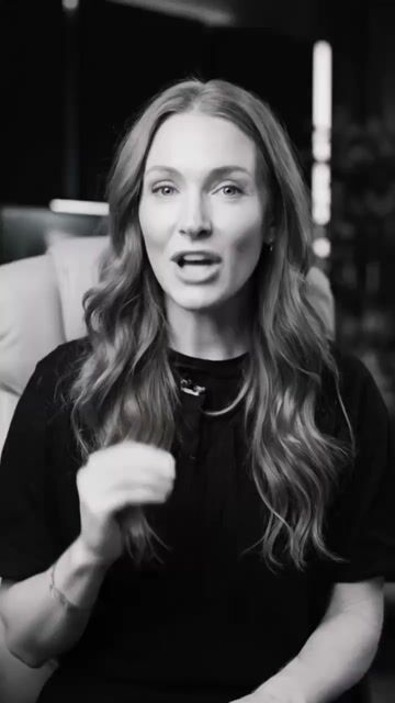 Create a Viral Deel Video: Global HR, Zero Stress!